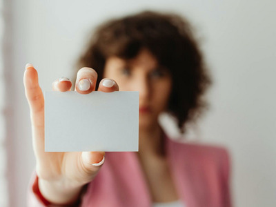 Die Macht von Printanzeigen und Visitenkarten im digitalen Zeitalter